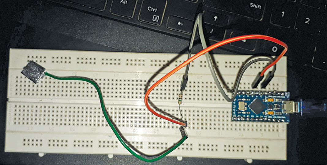 Make A Simple Capacitive Touch Keyboard With Arduino | DIY Project