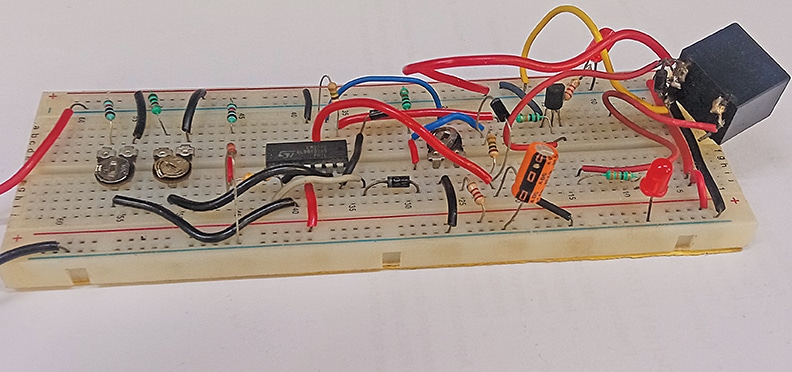 Voltage Protection Circuit with Adjustable Delay